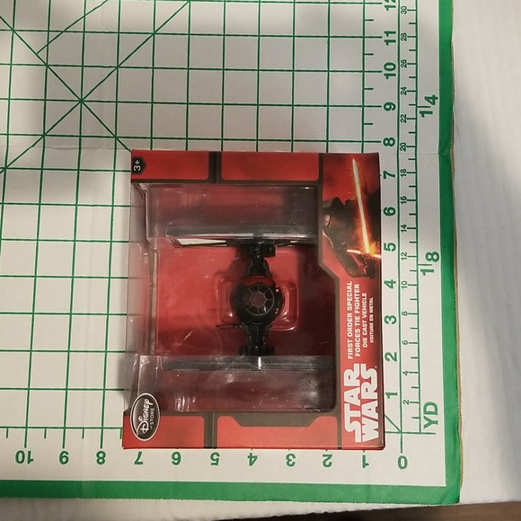 Star Wars TIE Fighter - Picture 7 of 7